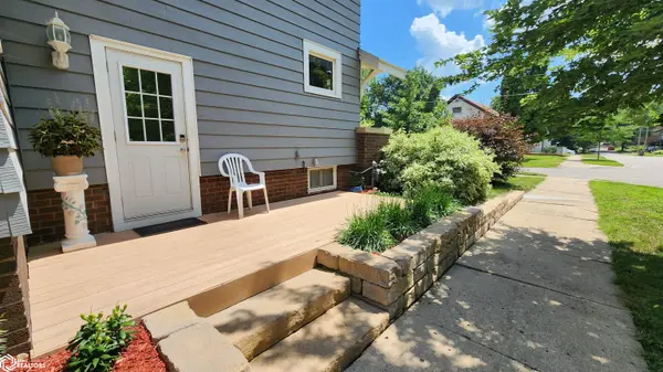 864 3rd ST, Mason City, IA 50401