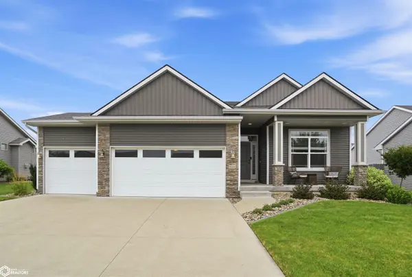 9655 Alderwood DR, West Des Moines, IA 50266