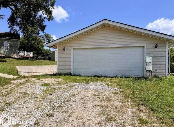 200 South Street, Deep River, IA 52222