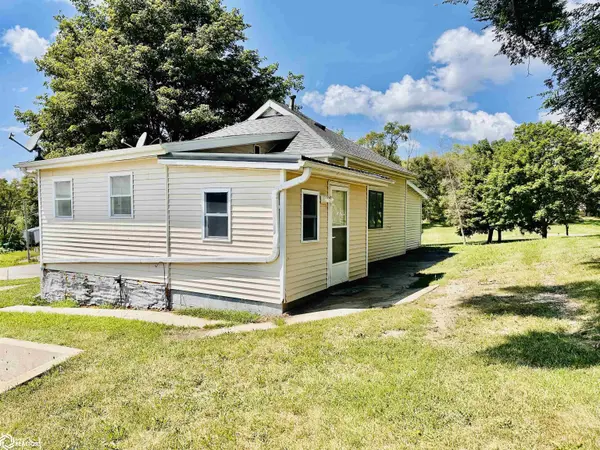 200 South Street, Deep River, IA 52222
