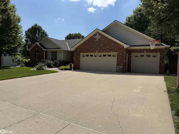 2331 Forest ST, Carroll, IA 51401