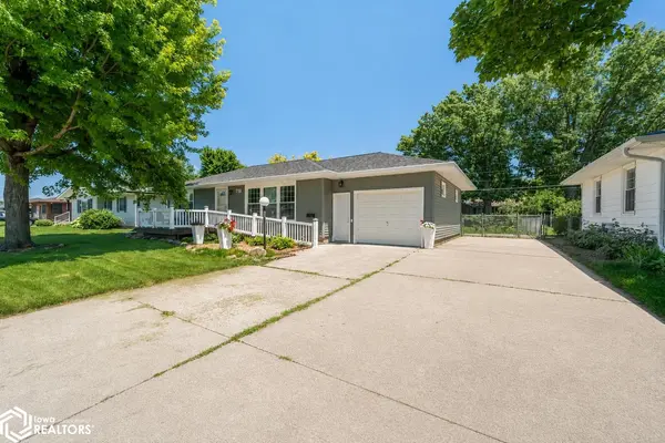 719 15th Street PL, Nevada, IA 50201