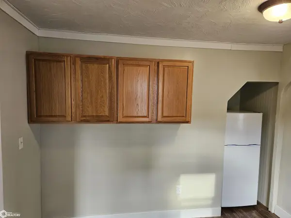 205 W 5Th ST, Vinton, IA 52349