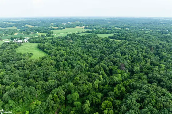 14500 Irish Ridge RD, Burlington, IA 52601