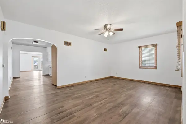 1102 Siegel ST, Tama, IA 52339