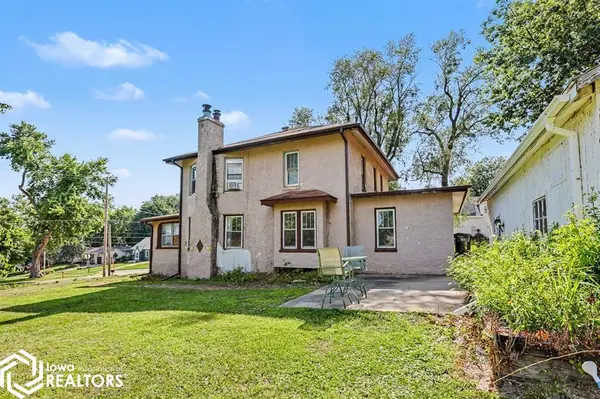 401 K AVE, Oskaloosa, IA 52577