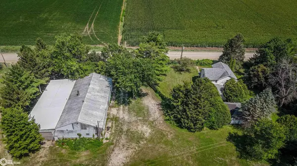 1000 Irish LN, Mount Vernon, IA 52314