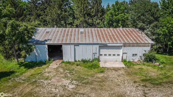 1006 Irish LN, Mount Vernon, IA 52314