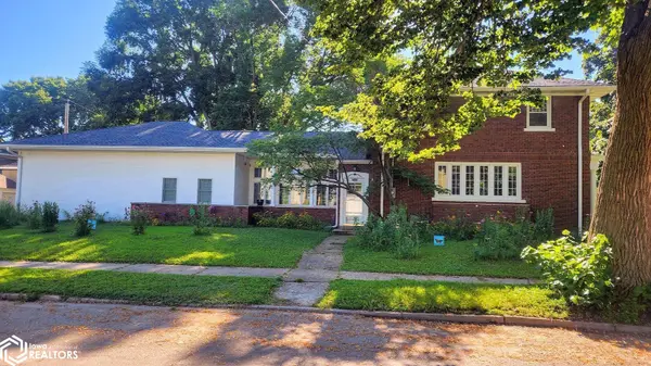 232 5th ST, Mason City, IA 50401