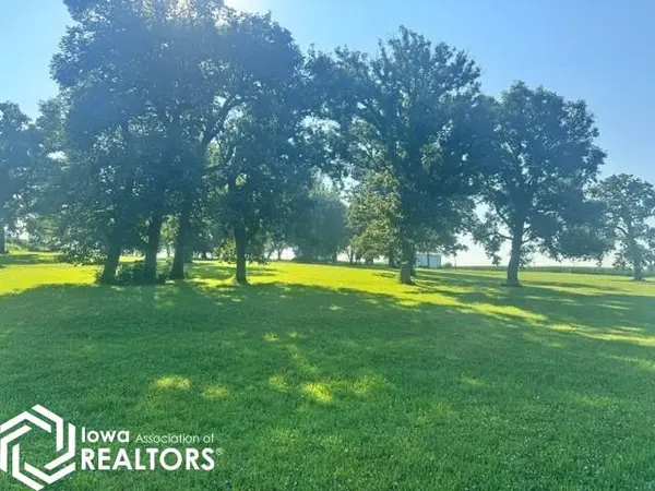 2426 River RD, Algona, IA 50511