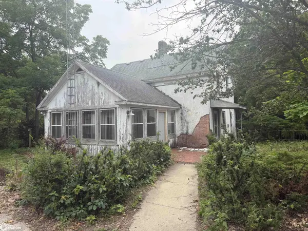 402 W Main ST, Steamboat Rock, IA 50672
