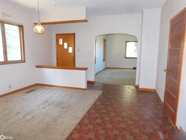1112 Elm ST, Manning, IA 51455