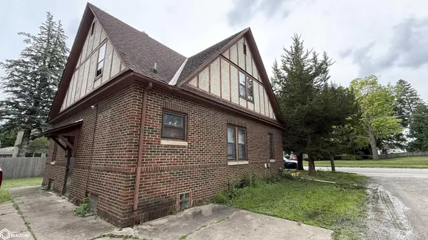 242 14th ST, Mason City, IA 50401