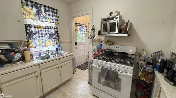 18 Linden DR, Mason City, IA 50401