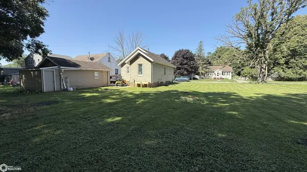 511 N Jackson AVE, Mason City, IA 50401