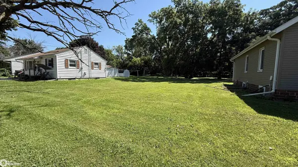 511 N Jackson AVE, Mason City, IA 50401