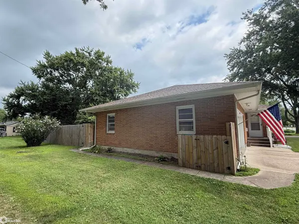 201 E Fillmore AVE, Fairfield, IA 52556