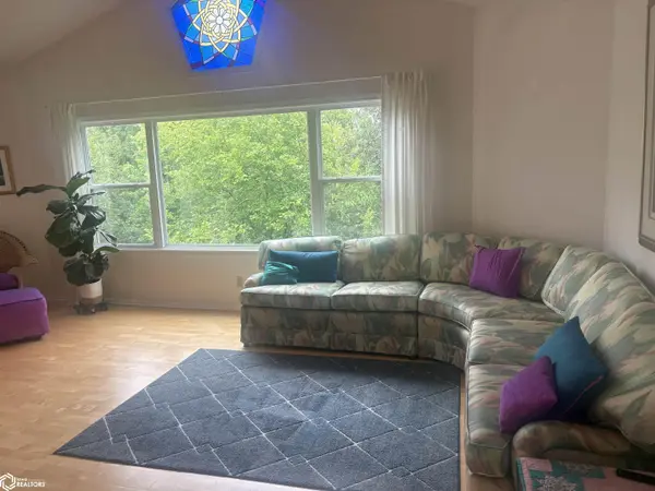 701 E Lowe #323 #323, Fairfield, IA 52556