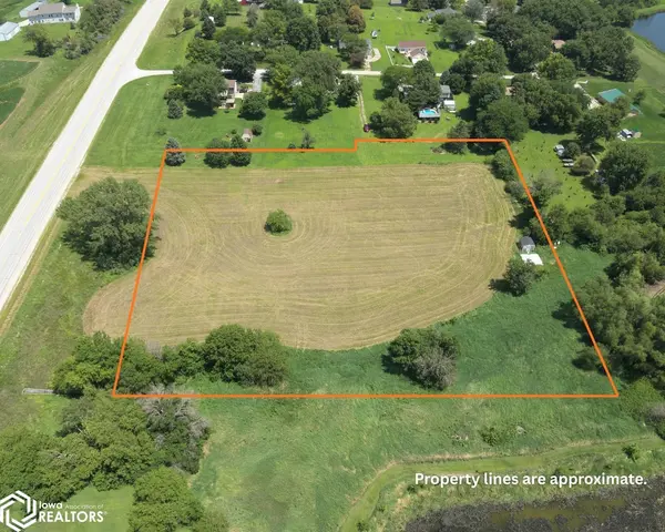 1470 Winterset DR, Shenandoah, IA 51601