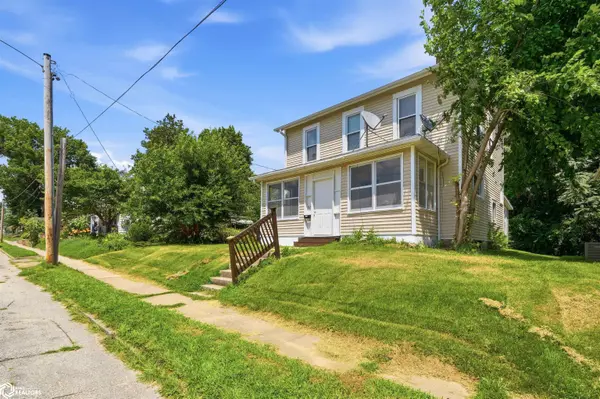 1326 Griswold ST, Burlington, IA 52601