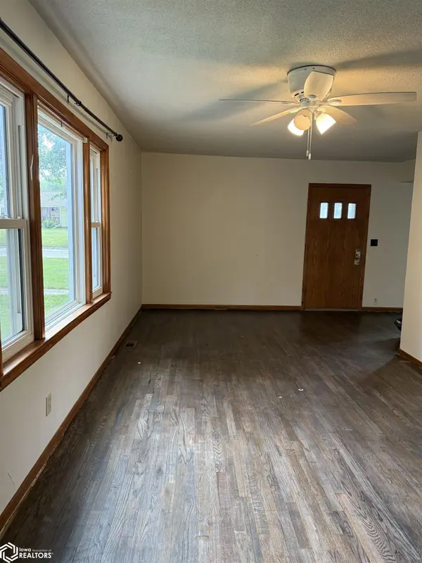 419 S Lincoln AVE, Eagle Grove, IA 50533