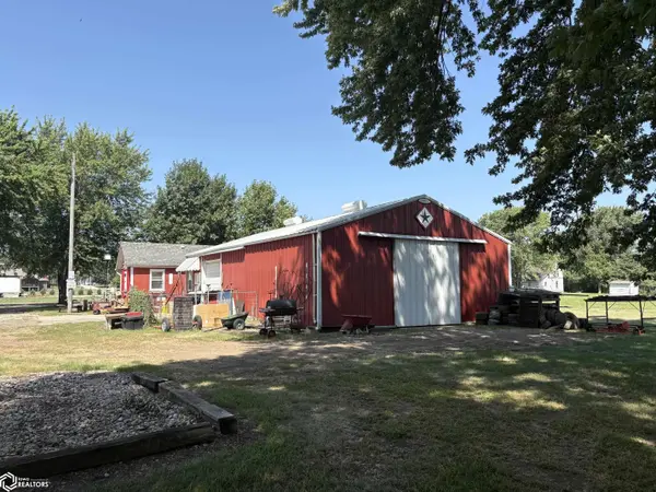 1802 Jefferson ST, Emmetsburg, IA 50536