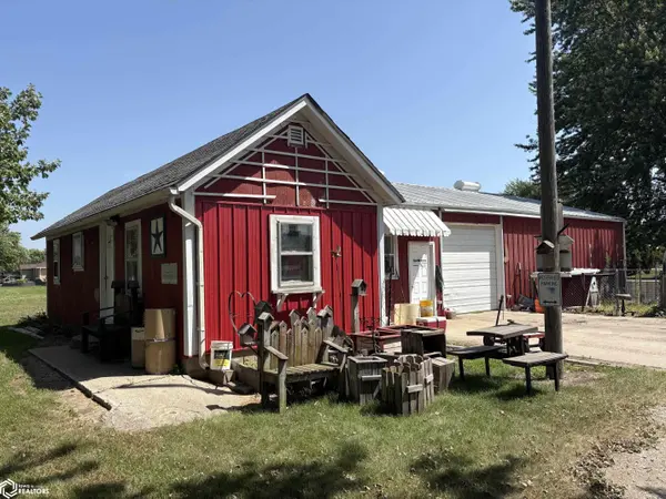 1802 Jefferson ST, Emmetsburg, IA 50536