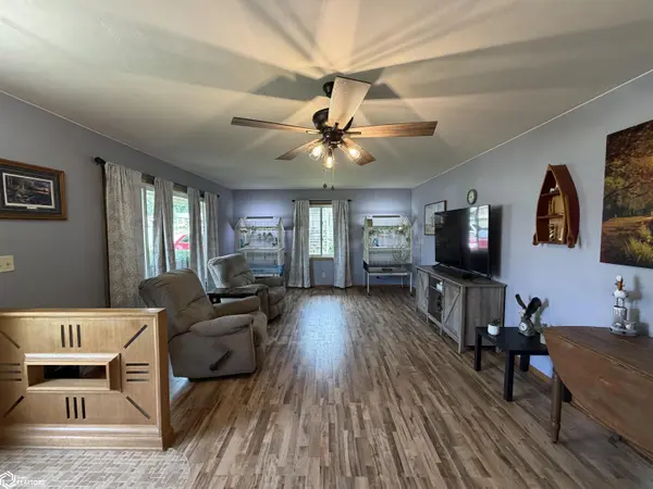 411 N 15Th ST, Centerville, IA 52544