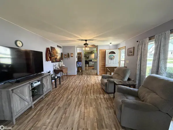 411 N 15Th ST, Centerville, IA 52544