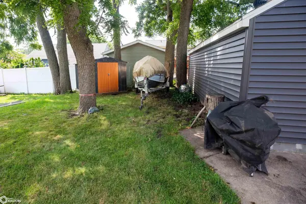 145 Dawley, Cedar Rapids, IA 54202