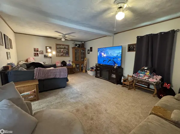 406 N Cedar ST, Creston, IA 50801