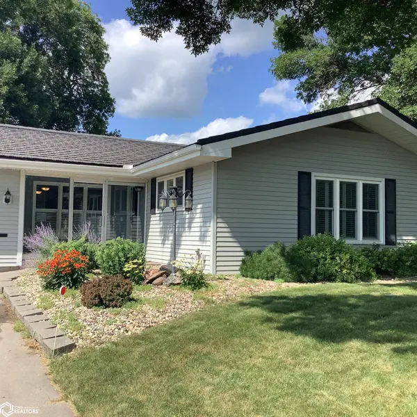 201 2nd AVE, Armstrong, IA 50514