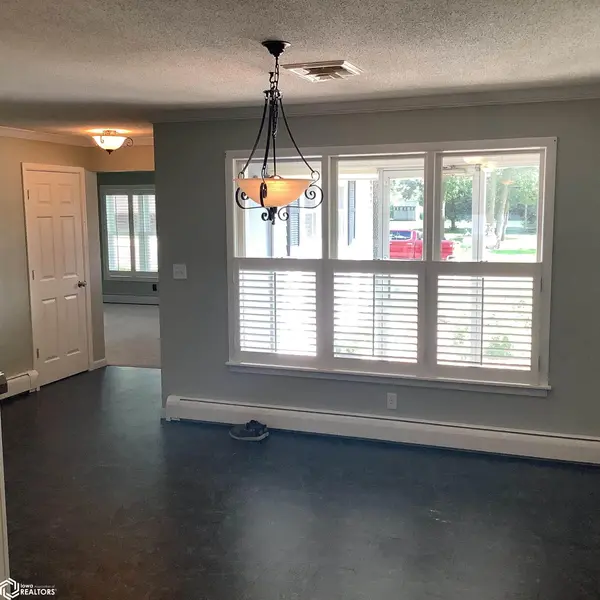 201 2nd AVE, Armstrong, IA 50514