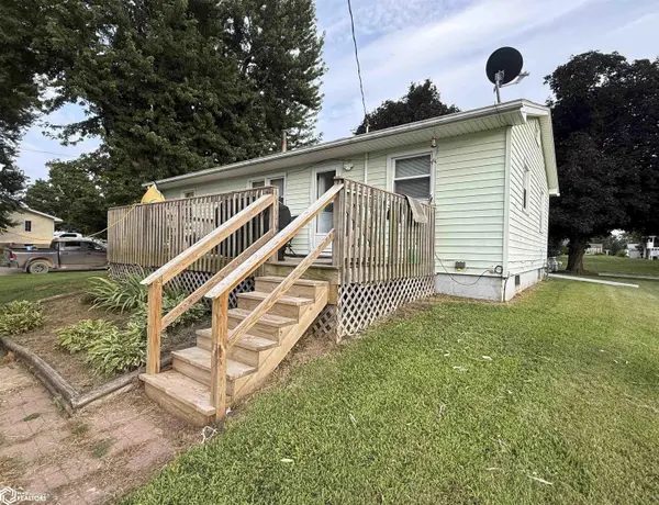 613 E College ST, Toledo, IA 52342