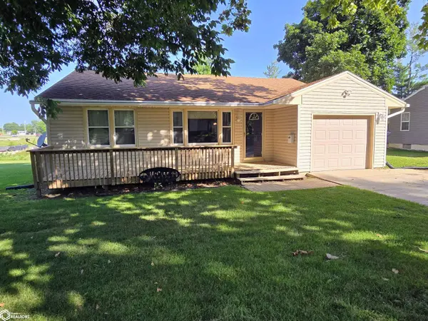 1014 Crest DR, Creston, IA 50801
