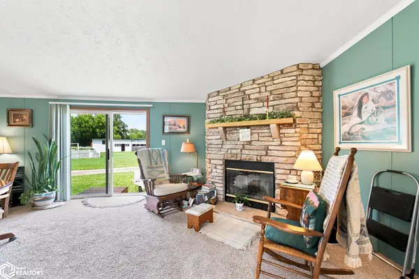 14870 300th CT, Mason City, IA 50401