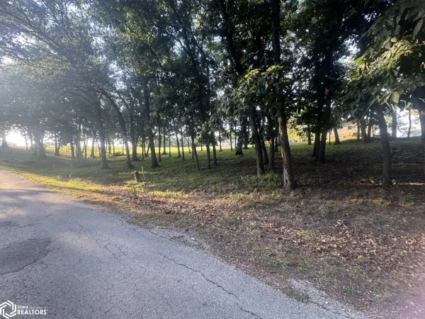 109 & 110 Hickory DR, Ellston, IA 50074