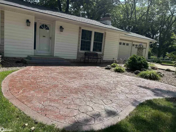 2408 River Oaks, Iowa Falls, IA 50126