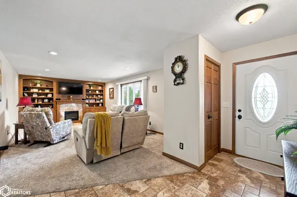 2909 4th ST, Mason City, IA 50401