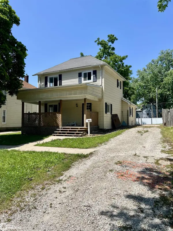 915 W Montgomery ST, Creston, IA 50801