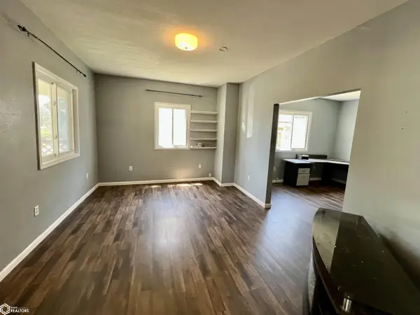 915 W Montgomery ST, Creston, IA 50801