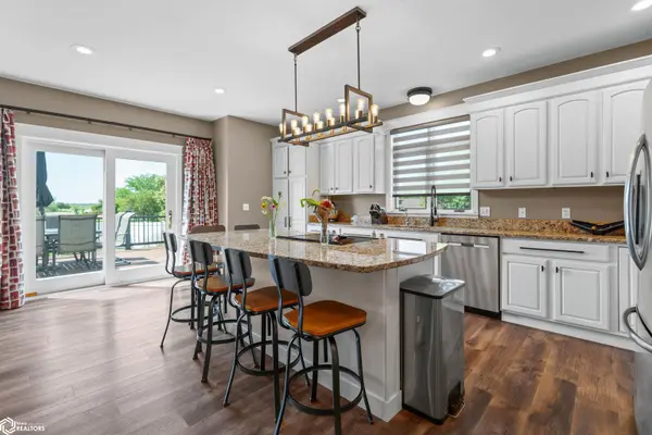 1016 Summit DR, Webster City, IA 50595