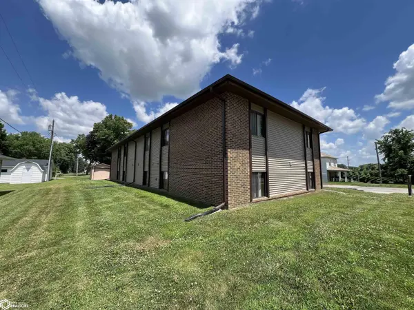 501 N Taylor ST, Mount Ayr, IA 50854