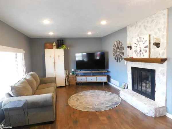 2114 Crestview DR, Denison, IA 51442