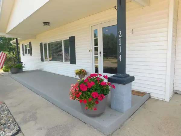 2114 Crestview DR, Denison, IA 51442