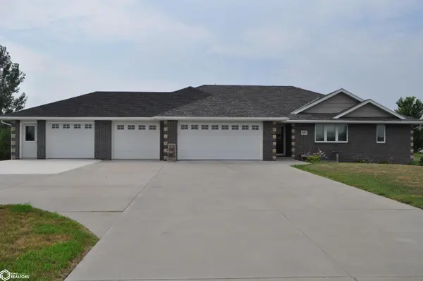 800 E 30th ST, Carroll, IA 51401