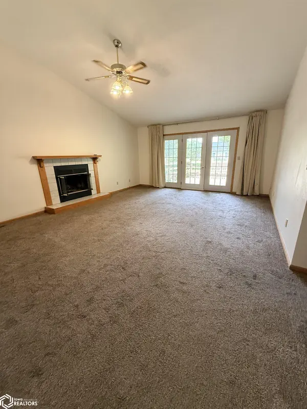 211 Crescent Lane, Fort Madison, IA 52627