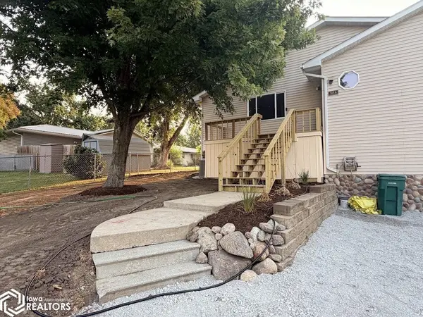 305 S 12th ST #A, Fairfield, IA 52556