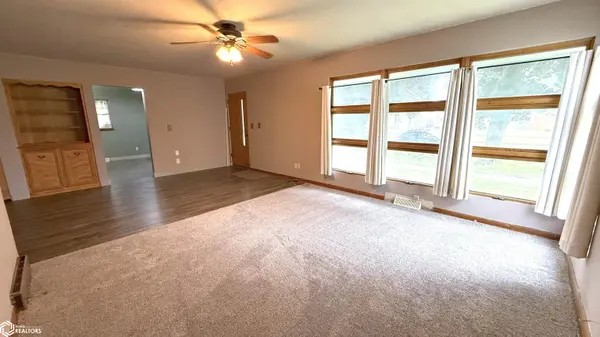 215 15th ST, Mason City, IA 50401