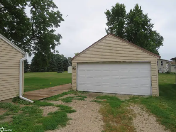 19 4th Ave SE, Pocahontas, IA 50574